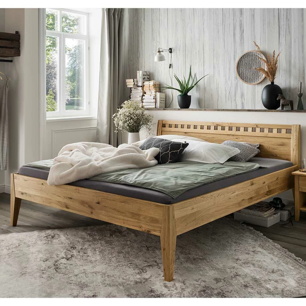 Elegantes Massivholzbett aus geölter Wildeiche - Middle Elegantes Massivholzbett Aus Geölter Wildeiche - Middle -Massivholzbetten Shop elegantes massivholzbett aus geoelter wildeiche in 160x200 180x200 200x200 middle 01