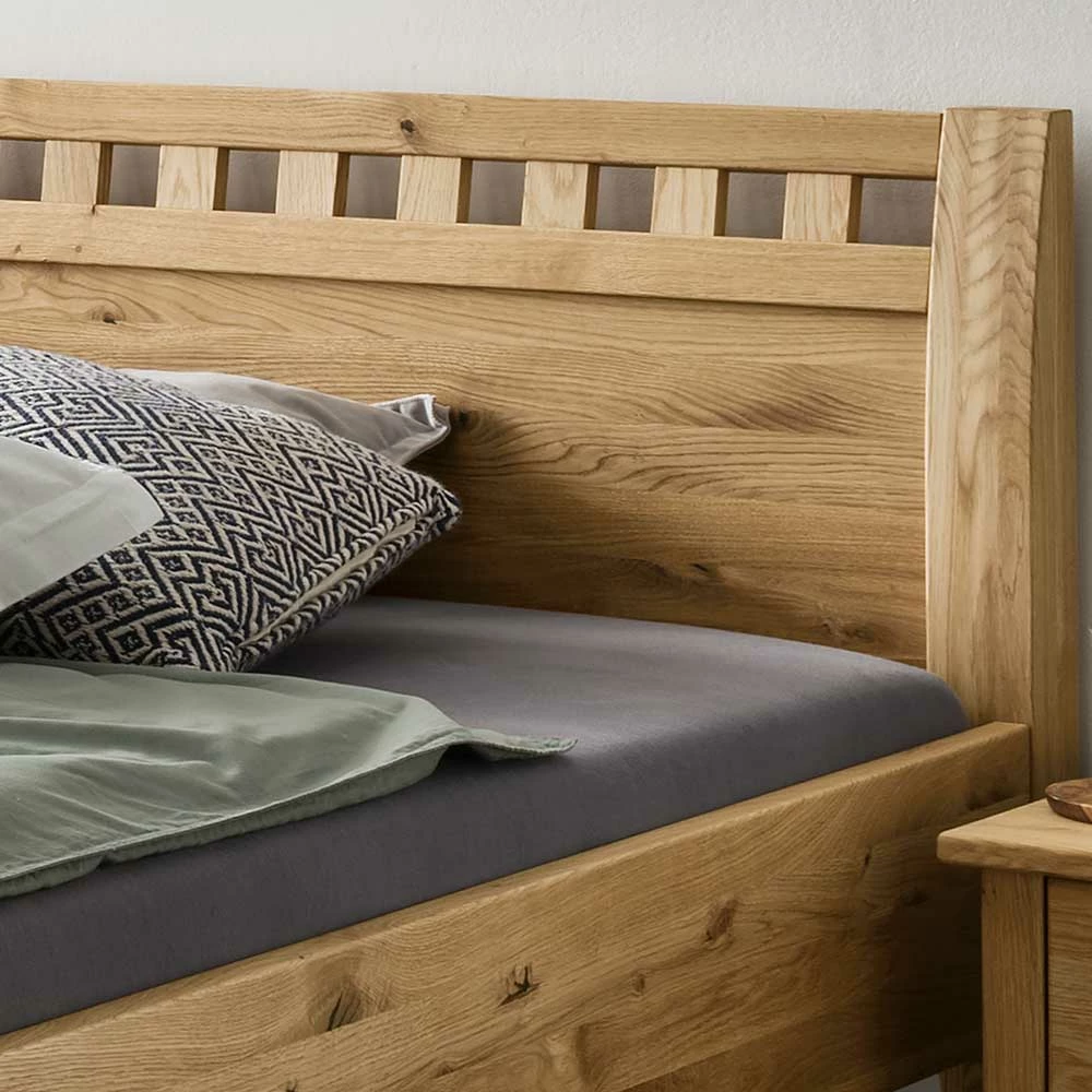 Elegantes Massivholzbett aus geölter Wildeiche - Middle Elegantes Massivholzbett Aus Geölter Wildeiche - Middle -Massivholzbetten Shop elegantes massivholzbett aus geoelter wildeiche in 160x200 180x200 200x200 middle 03