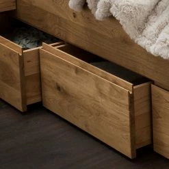 Rustikales Stauraumbett Aus Wildeiche Massiv - Zennian -Massivholzbetten Shop rustikales stauraumbett aus wildeiche massiv mit braunem polsterkopfteil zennian 03