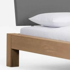 Überlängen-Bett Sofia Aus Wildeiche Massivholz (dreiteilig) -Massivholzbetten Shop ueberlaengen bett aus wildeiche massivholz mit zwei nachtschraenke sofia 05